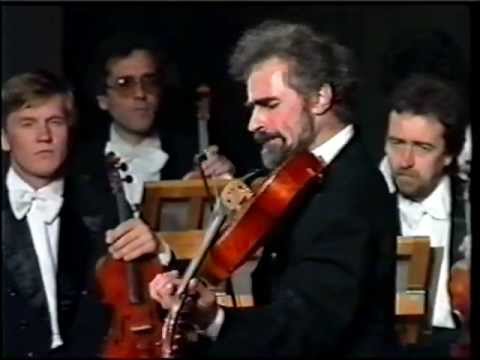 Vivaldi Concerto in d-minor, viola D'amore & strings. Alexander Rees - viola