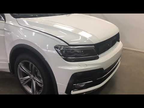 Как снять лючок бензобака на фольксваген тигуан видео