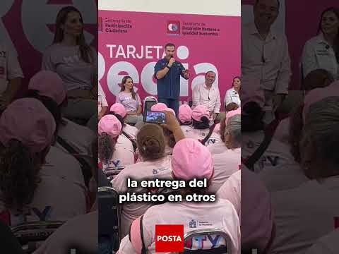 Mass distribution of the Regia Plus Card to women in Monterrey