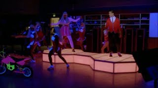 Glee - I Still Believe/Super Bass (Full Performance)