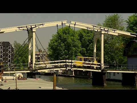 2000 Time is an Empty Bottle of Wine, Netty van Hoorn.