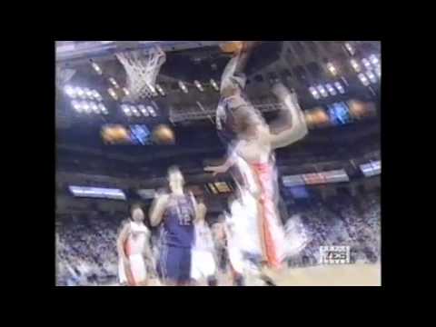 Vince Carter's Birthday Dunk @ GSW - 1/26/05