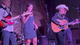 Patsy Cline&#39;s “Stand By Your Man” Done By The Country Doctors