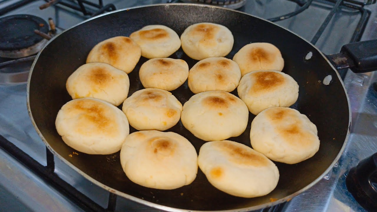 FRYING PAN CHEESE BREAD MADE WITH JUST 3 INGREDIENTS READY IN 5 MINUTES FOR BREAKFAST