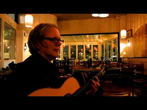 Maria de Fatima no restaurant girassol (fado Alberto)