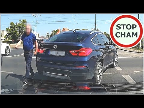 Kierowca BMW zajeżdża drogę kobiecie w ciąży