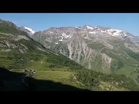 Salendo al Rifugio Chalet de l Epee