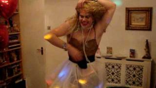 Whitney Houston, i wanna dance with somebody Drag!!