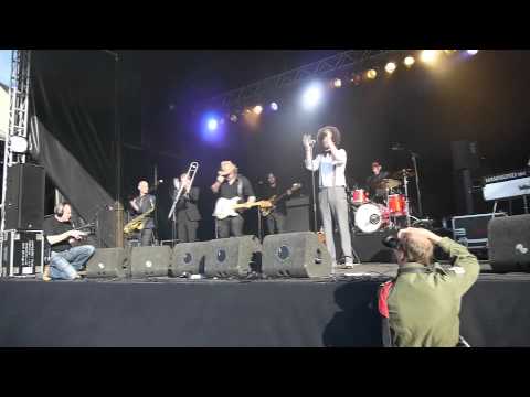 Rilan & The Bombardiers - Rip it up@Beeckestijnpop 2011