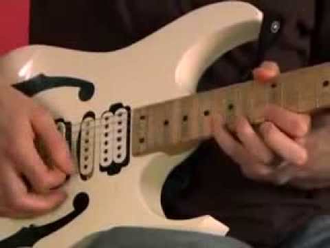 Paul Gilbert - Guitar Lesson (How To Play Fast with the Piano Lick)