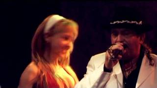 Chiquilina Bonita Lyrics English Translation