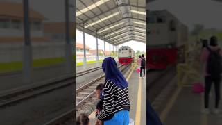 Download lagu Razka nungguin kereta api mau mudik#shorts mp3 Download lagu Razka nungguin kereta api mau mudik#shorts mp3