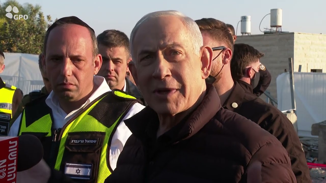 ראש הממשלה בנימין נתניהו בזירת הנפילה בבית שמש