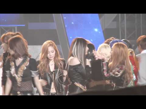 [Fancam] 130511 SNSD Tiffany & Jessica - Blowing Kisses @ Dream Concert