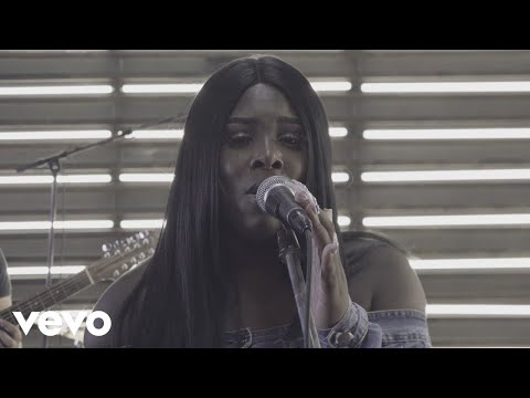 Sarah La Morena - No Llega El Olvido (Live)