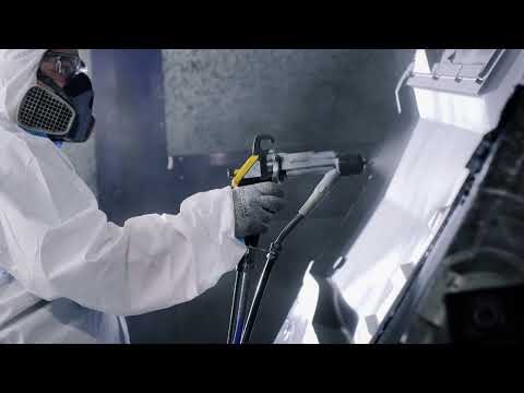 Produktion PU-RIM Außenverkleidung | Production PU-RIM exterior panelling | PARAT Technology.