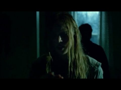 Daredevil salva a Karen de ser asesinada | Pelea - DAREDEVIL 1X01