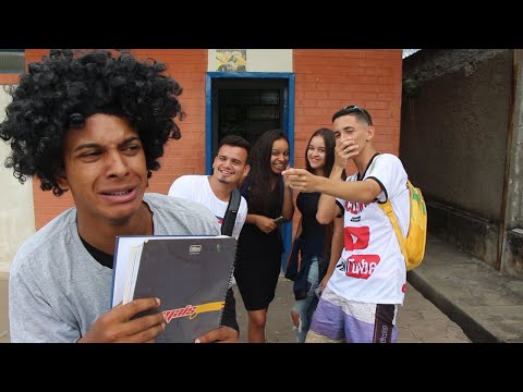 O POBRE QUE FOI HUMILHADO NA VOLTAS AULAS ( Filme 100% Amador )