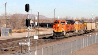 preview picture of video 'BNSF # 9248 Arriving Belen ,  New Mexico with coal train from the West'