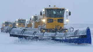 Clearing Mitchell&#39;s Airports runways a choreographed snow dance powered by massive diesel engines