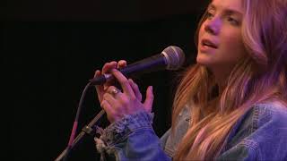 Danielle Bradbery - Worth It (98.7 THE BULL)