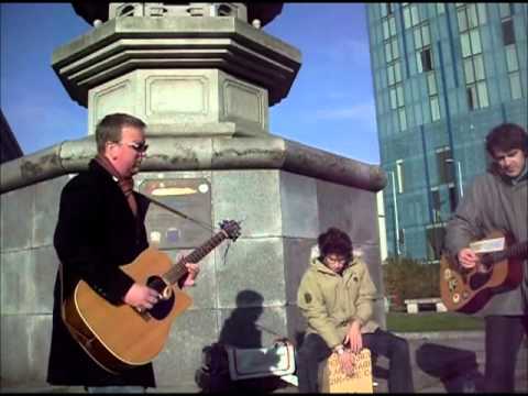 Nerve Centre: Eminem Made Me Do It (Live and acoustic at Holloway Circus, Birmingham, 24-11-11)