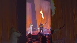 Hilary Duff wykonała The Anthem w MSG podczas trasy 2026