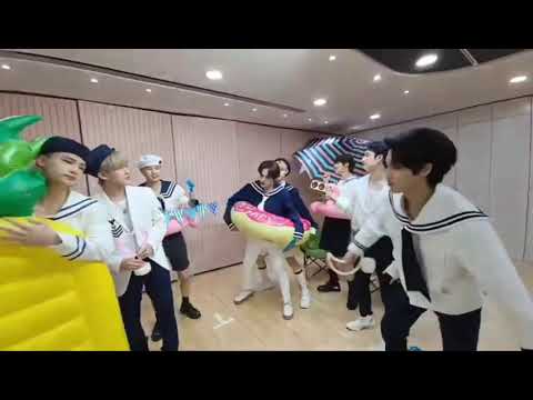STRAY KIDS - BLUEPRINT [MELON ALL-STREAMING EVENT YT LIVE] (2)