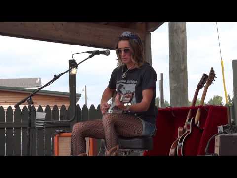 Molly Gene One Whoaman Band - Waitin' @ Dark Horse Brewing Co.  8/16/14