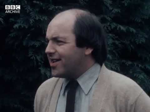 1980 Irish Cup Final preview featuring Crusaders manager Ian Russell and Lindsay McKeown of Linfield