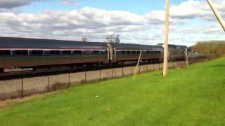 preview picture of video 'Amtrak Train 281 blasts through Castleton-on-Hudson, N.Y. 10-25-11'