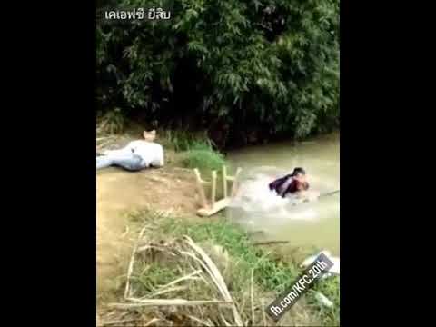 Funny moment!!!!No one want to miss it