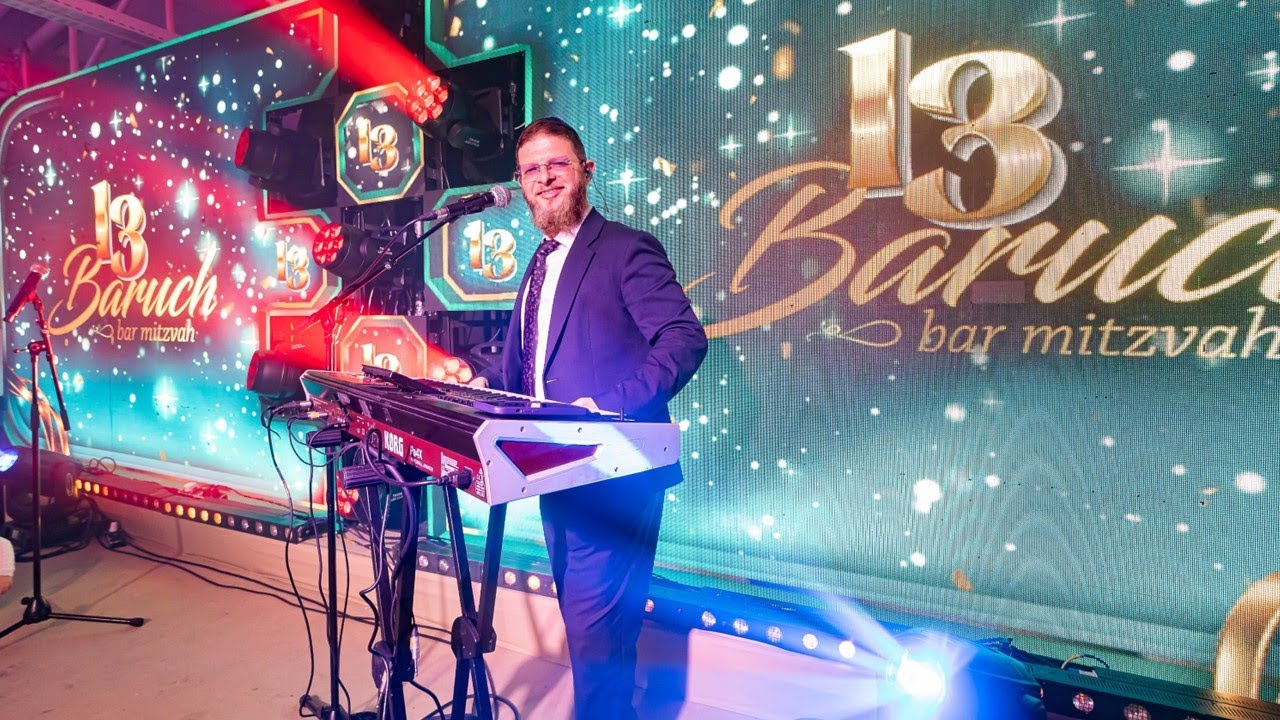 צפו: אמן הקלידים המוכשר לייבלה ליפסקר בזריזות ידיים מטורפת 🔥 מתוך הפקת בר המצווה של משפחת וובר – קליפ מיוחד בוואן שוט | קטע נדיר!