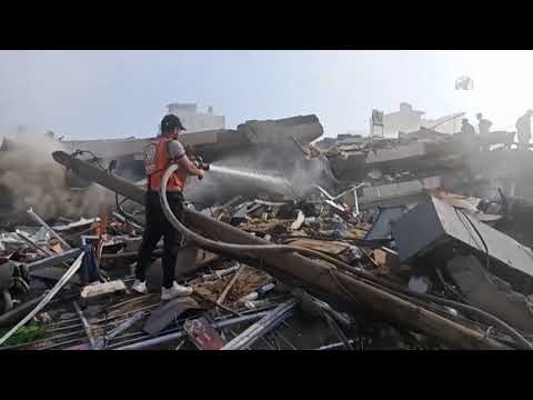 Top News - Banorët e Gazas, shkruajnë emrat në trup...për të mos përfunduar në varre masive