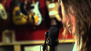 Against Me!’s Laura Jane Grace Performs “Pretty Girls (The Mover)”