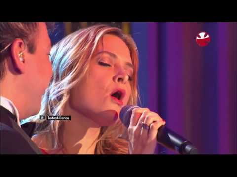 Nicole y Los Angeles Negros Teleton 2015