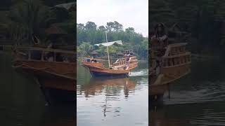 Download lagu Pirates / Bajak Laut mp3