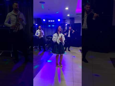 Andreea Pinte - Aș colinda lumea toată