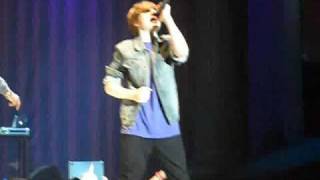 Justin Bieber - One Time *broken foot* @ Wembley Arena London 23/11/09!