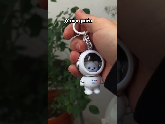 Vídeo relacionado con WeddHuis Llavero Gato Mágico Adorable Pentagram Cartoon para Bolso Móvil Coche Hombres Adolescentes Niñas Amantes de los Gatos (Blanco, Azul)