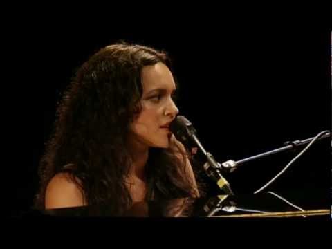 Norah Jones Live Cover of Gram Parsons' "She"