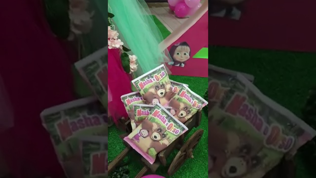 allestimento tema Masha e Orso . Candy bar , compleanno. festa a tema masha e orso