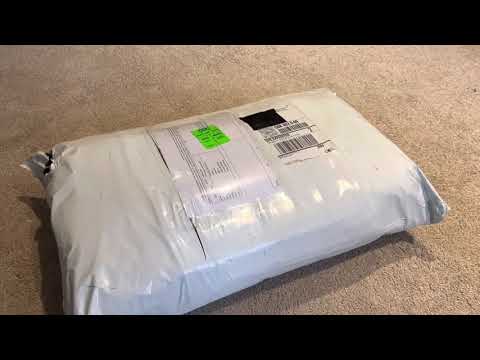 Mercedes R107 - fitting THE cheapest ‘ leather’ seat covers with surprising results.