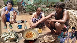 Traditional Style Frog Cooking And Eating — Village Tribal People