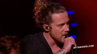 Julien Doré / Dick Rivers &quot;Africa&quot; (Rose Laurens) (extrait) (2017)