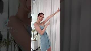 カーテンの奥から、、?　#shorts  #sexy #highlights