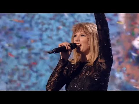 Taylor Swift Shake It Off Super Saturday Night