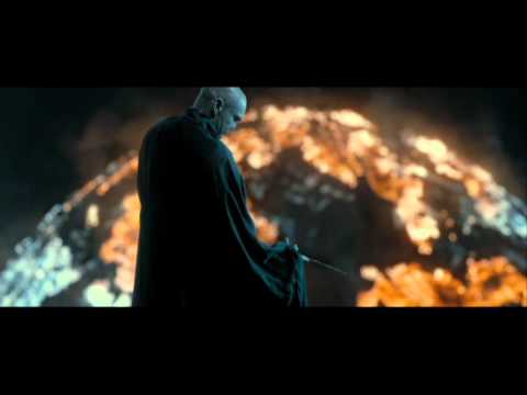 Harry Potter and the Deathly Hallows part 2 - Voldemort destroys the shield (HD)