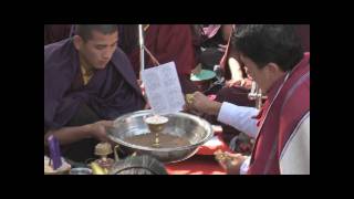preview picture of video 'Garab Rinpoche performing Jang Chog @ Bodh Gaya'