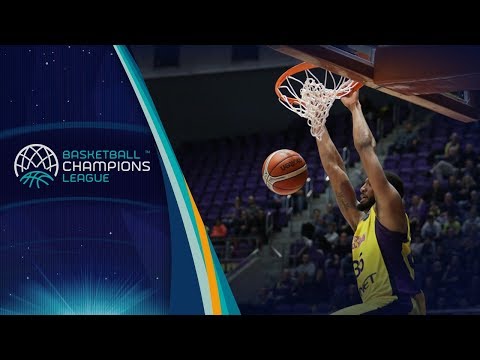 Tashawn Thomas with a classic one-handed slam vs. Juventus Utena!